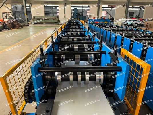 Машина для формования листов с дождевой струной с дождевой струной