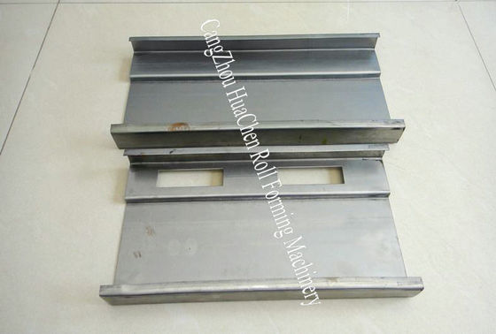 Гальванизированный стальной крен дверной рамы формируя машину 1.2mm с отверстиями замка пунша